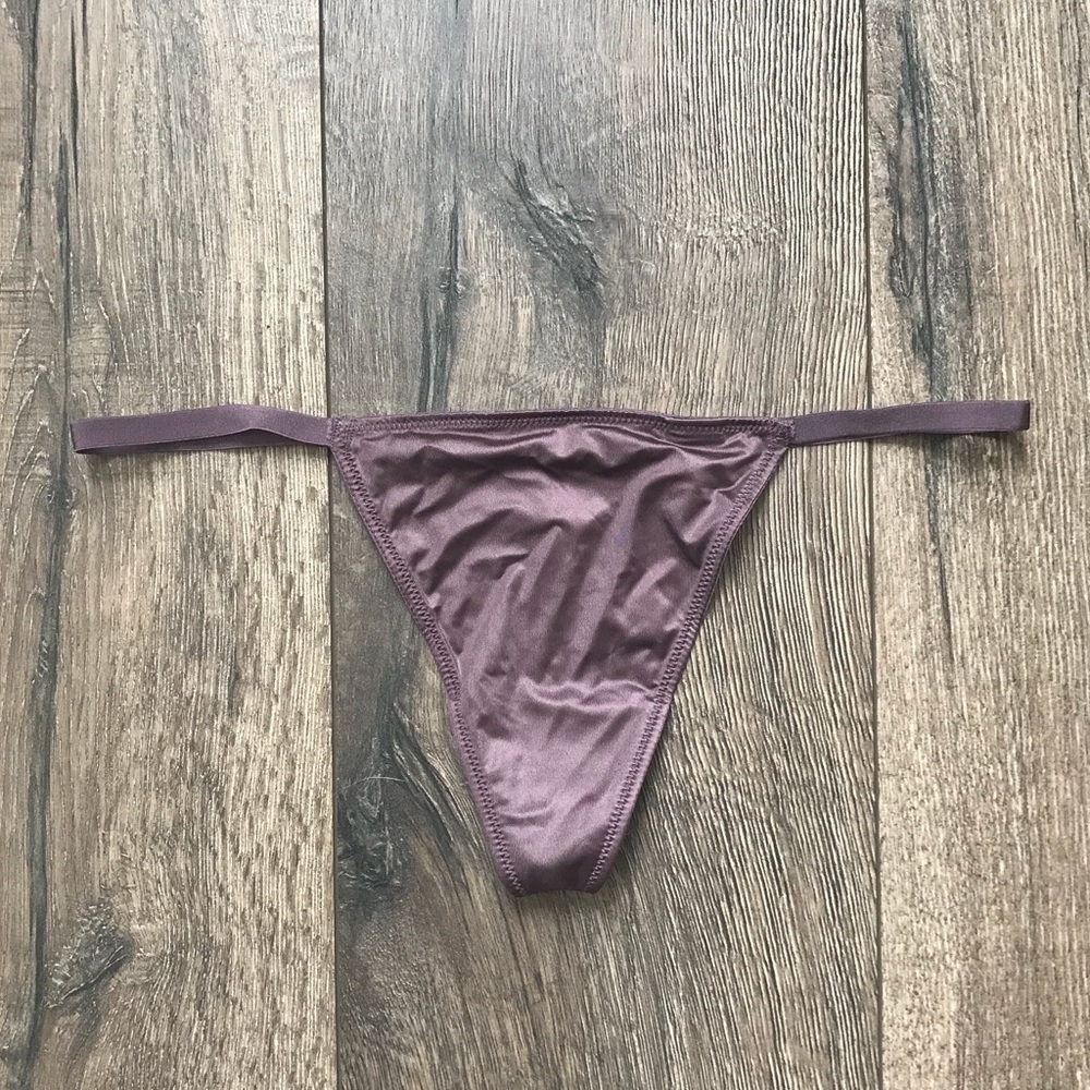 🆕 Victoria’s Secret V-String Panty